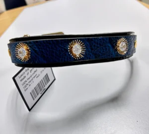 blue strussed luxury collar for dogs and cats